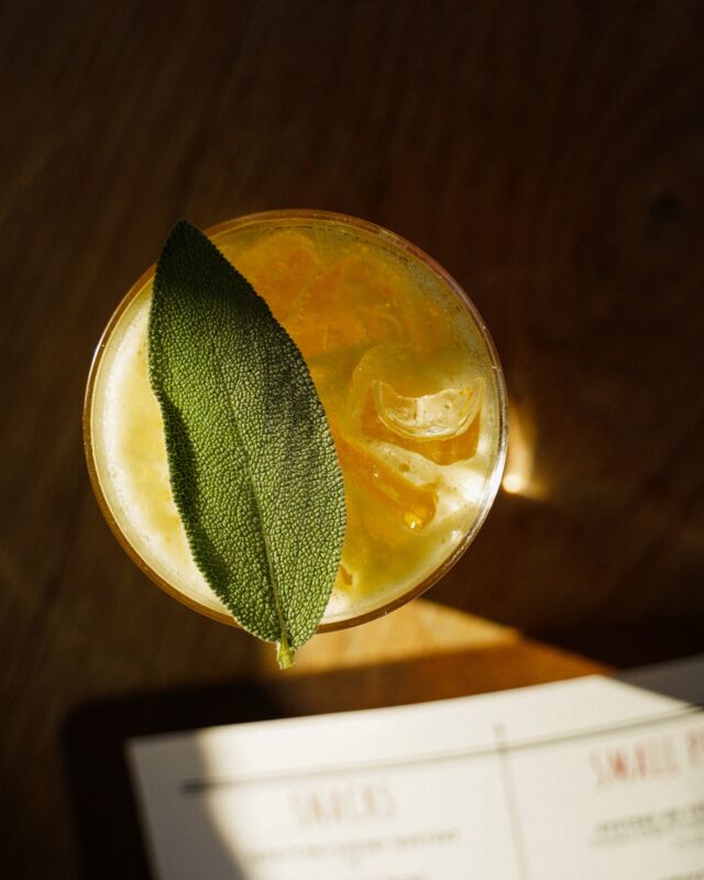 "The Golden Gate"
Inspired by wellness and the city. 
This soulful concoction contains anti-inflammatory turmeric, which cancels out the whiskey. *wink wink*
Evan Williams, St. George Spiced Pear, Golden Milk, All Spice Dram, Lime
.
.
.
.
.
.
.
.
.
 #Cocktails #bayarea #starkrestaurants #WineCountry #SantaRosa #localbusiness #cocktailbar