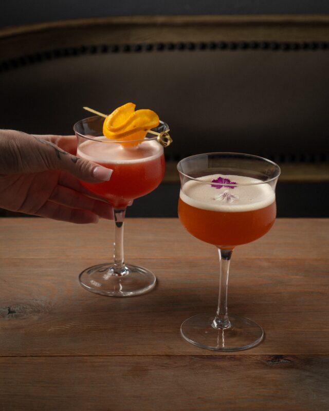 Now pouring ✨

GRAN TORINO
Rooibos infused vodka / Cocchi di Torino / simple / lemon

BIRD OF PARADISE
Mate, mint & lemongrass infused gin / orange / Campari / lime